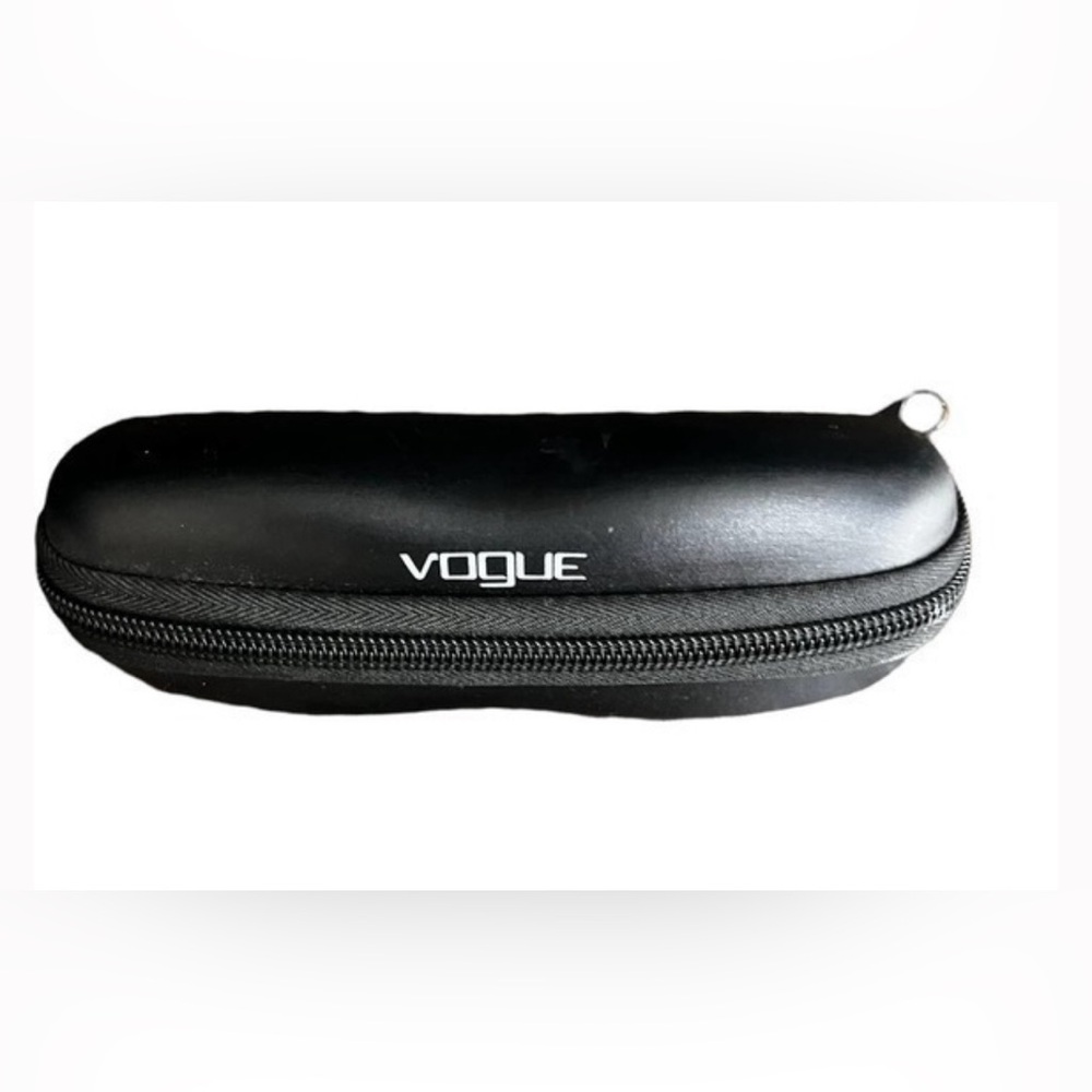 NEW Unused Vogue Black Clamshell Semi Hard
Eyewear Glasses Case w Zipper & Cloth